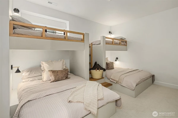 The bunk room.