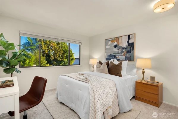 Bedroom II - (water view from bedwall)
