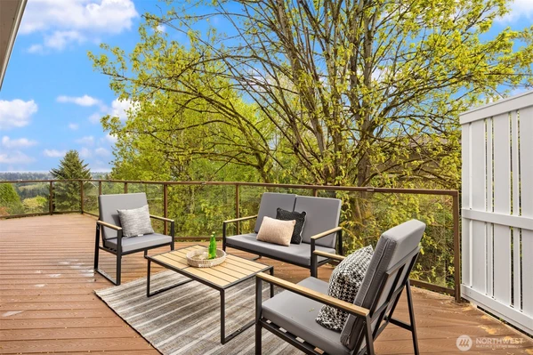 Off the slider is this incredible deck. VIEWS!