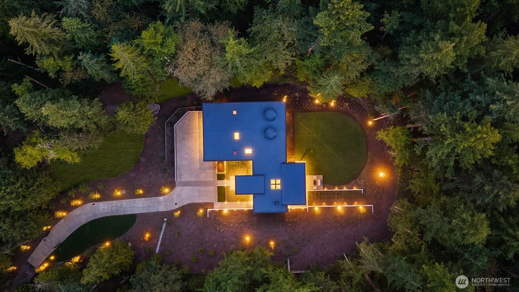 The estate, THE ENCLAVE. Total privacy.