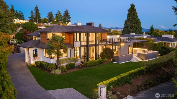9235 NE 14th Street , Clyde Hill, WA 98004-3440